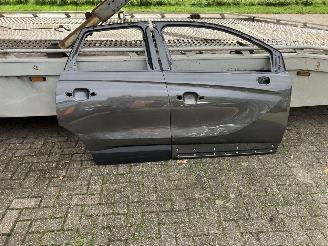 krockskadad bil auto Opel Crossland X 2018/1