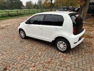 Volkswagen Up! move up picture 3