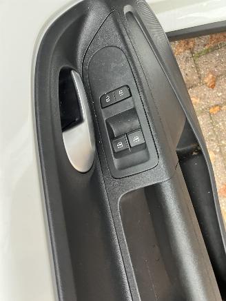 Volkswagen Up! move up picture 7