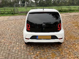 Volkswagen Up! move up picture 4