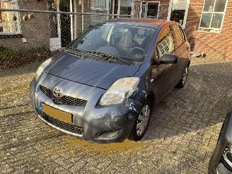 Toyota Yaris gereserveerd picture 6