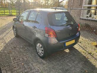 Toyota Yaris gereserveerd picture 5