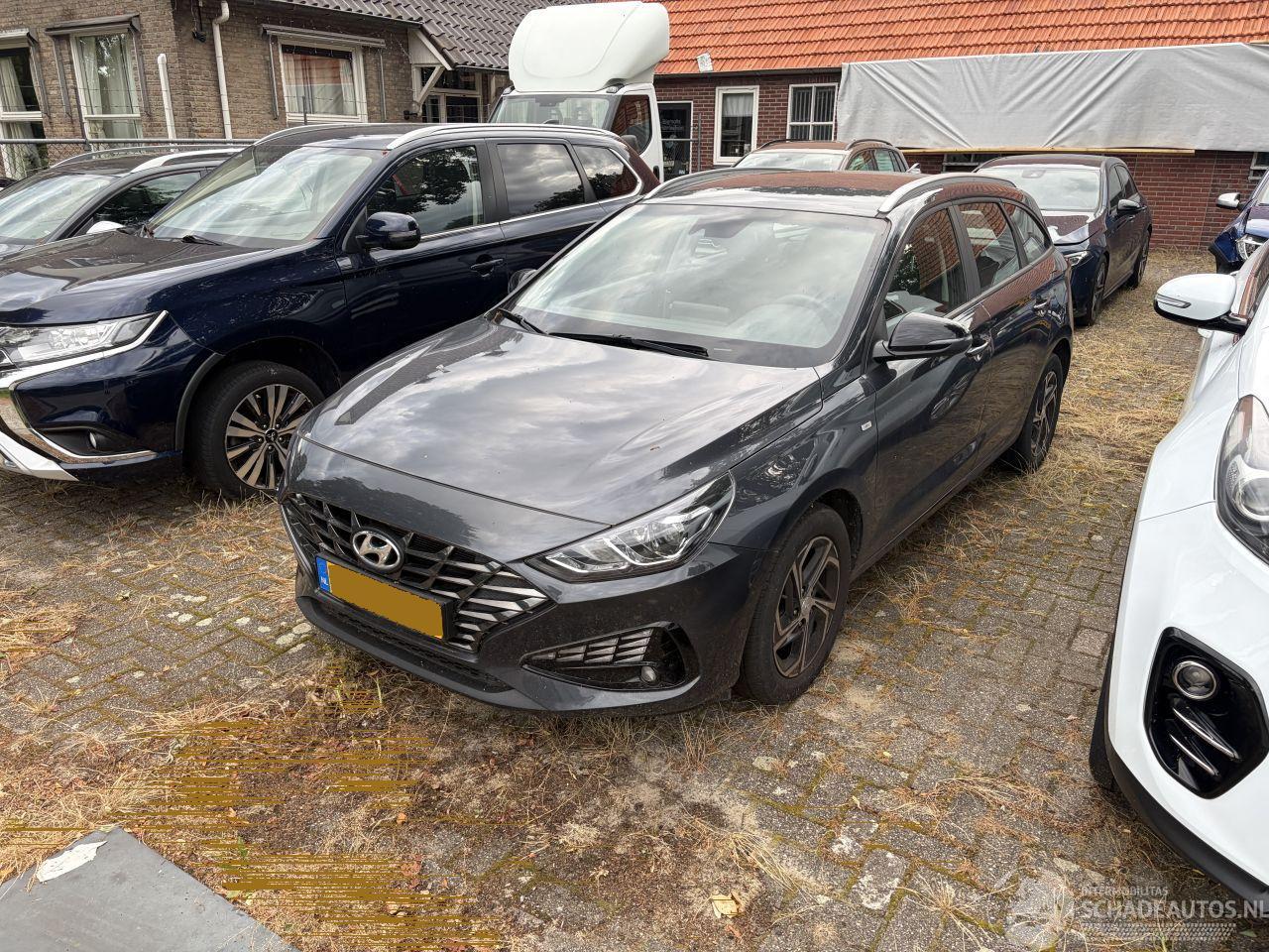 Hyundai I-30 