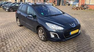 Peugeot 308 1.6 HDI 7 ZITTER MET PANO picture 3