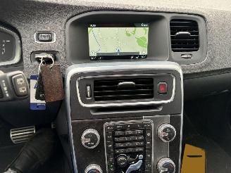 Volvo V-60 2.4 D6 AWD Hybride  R Design picture 17