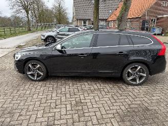 škoda osobní automobily Volvo V-60 2.4 D6 AWD Hybride  R Design 2015/9