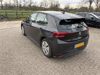 Volkswagen ID.3  picture 3