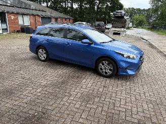 Damaged car Kia Ceed 1.5 DYNAMICLINE 2022/2