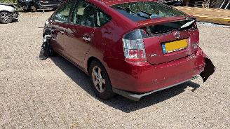 Vaurioauto  passenger cars Toyota Prius  2004/10