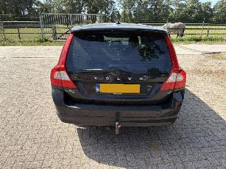 skadebil auto Volvo V-70 T4 AUTOMAAT 2011/6