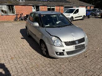 Suzuki Swift 1.5 automaat picture 5