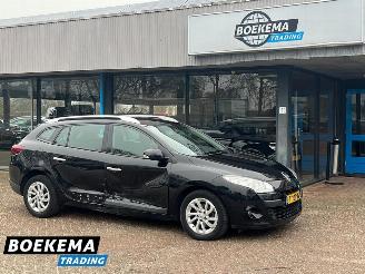 uszkodzony samochody osobowe Renault Mégane Estate 1.4 TCe Parisienne Navigatie Clima PDC 2012/5