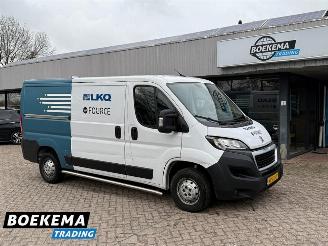 Schade bestelwagen Peugeot Boxer 330 2.2 HDI 120 L2-H1 Premium Navigatie Camera Airco 2022/4