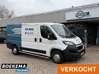 damaged commercial vehicles Peugeot Boxer 330 2.2 HDI 120 L2-H1 Premium Navigatie Camera Airco 2022/4