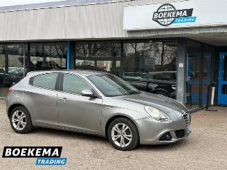 Unfallwagen Alfa Romeo Giulietta 1.6 JTDm Distinctive Leer Climate PDC Trekhaak Cruise 2010/9