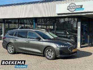 damaged passenger cars Ford Focus Wagon 1.0 EcoBoost Hybrid Titanium Stoel/Stuurverw. Navigatie Camera 2024/3