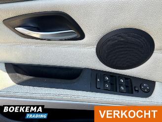 BMW 3-serie 325xi 218PK High Exe 4X4 Leer Automaat Open-Dak Keylss Navigatie picture 9