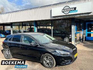 škoda osobní automobily Hyundai I-30 1.5 T-GDi MHEV Stoel/Stuur Verwarming + Ventilatie Navigatie Camera 2020/11