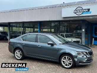 Vaurioauto  passenger cars Skoda Octavia 1.0 TSI Business Ed Navigatie Canton Stoelverw. Climate Cruise PDC 2019/11