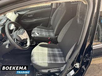 Peugeot 108 1.0 e-VTi Allure Keyless Climate Camera picture 13