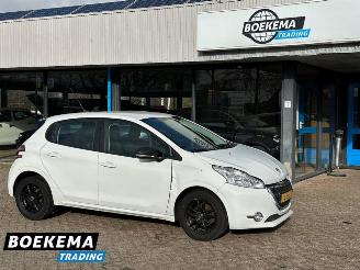 Avarii autoturisme Peugeot 208 1.2 e-VTi Active Automaat Navigatie Climate 2014/1