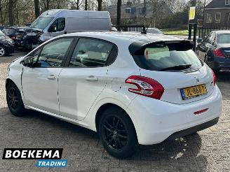 Peugeot 208 1.2 e-VTi Active Automaat Navigatie Climate picture 3