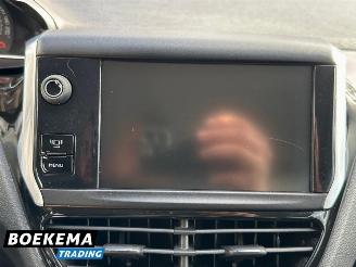 Peugeot 208 1.2 e-VTi Active Automaat Navigatie Climate picture 25
