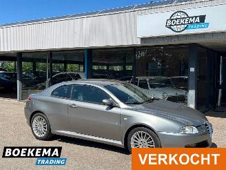 Damaged car Alfa Romeo GT 1.8 T.Spark Collezione Bose Climate Cruise Bose LM-Velgen 2006/7