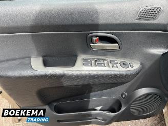 Kia Carens 2.0 CVVT X-ecutive 7p. Aut. Navigatie Climate Cruise picture 25