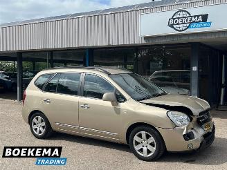 Vaurioauto  passenger cars Kia Carens 2.0 CVVT X-ecutive 7p. Aut. Navigatie Climate Cruise 2008/2