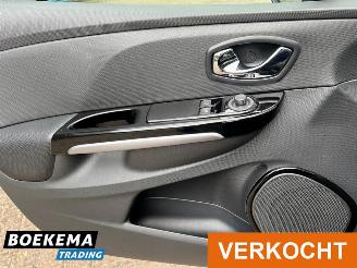 Renault Clio Estate 0.9 TCe Dynamique Navigatie Keyless Airco Cruise picture 18
