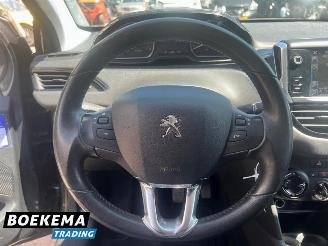 Peugeot 208 1.2 PureTech Allure Navigatie Airco Cruise PDC picture 21