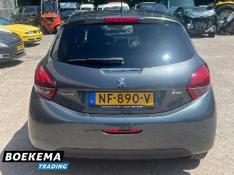 Peugeot 208 1.2 PureTech Allure Navigatie Airco Cruise PDC picture 11