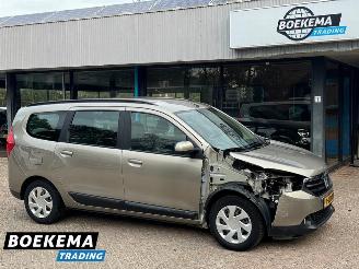 krockskadad bil auto Dacia Lodgy 1.2 TCe Lauréate Navi Airco Cruise Orig NL+NAP 2013/5