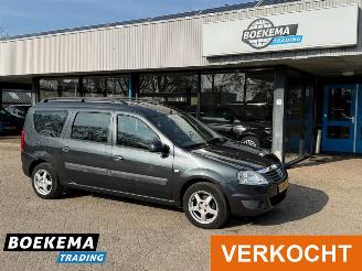 Schadeauto Dacia Logan MCV 1.6 16V Lauréate 7-Persoons Airco 2010/4