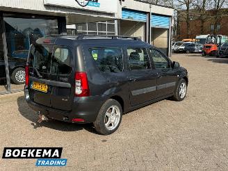 Dacia Logan MCV 1.6 16V Lauréate 7-Persoons Airco picture 2