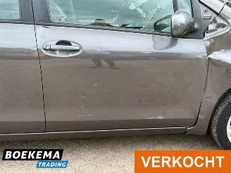 Toyota Yaris 1.3 VVTi Sol MMT Automaat Leer Airco picture 8