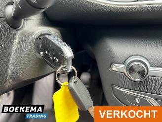 Peugeot 308 SW 1.6 HDI Executive Panorama Navi Climate Cruise PDC Trekhaak picture 24