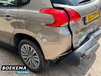 Peugeot 2008 1.2 PureTech Automaat Glazen dak Navi Airco Cruise picture 7