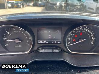 Peugeot 2008 1.2 PureTech Automaat Glazen dak Navi Airco Cruise picture 19