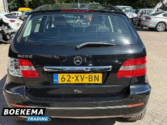 Mercedes B-klasse 200 136PK Automaat Panorama Climate picture 10