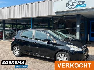 Coche accidentado Peugeot 208 1.2 e-VTi Automaat Cruise Airco 2013/11