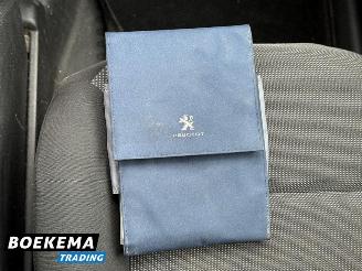 Peugeot Partner 120 1.6 BlueHDi Premium Navigatie Cruise PDC Airco Schuifdeur picture 27
