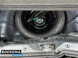 Kia Venga 1.6 CVVT X-ecutive Aut. Glazen dak Climate Cruise PDC picture 10