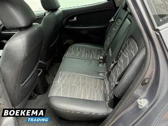 Kia Venga 1.6 CVVT X-ecutive Aut. Glazen dak Climate Cruise PDC picture 15