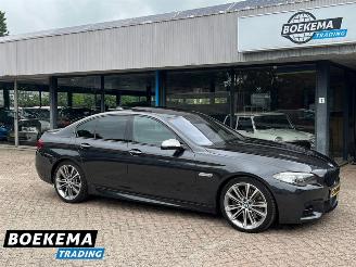 Schadeauto BMW M550 5-Serie M550XD xDrive High Exe Open-Dak Elec-Trekhaak Stoelverkoeling HUD Memory 2015/2