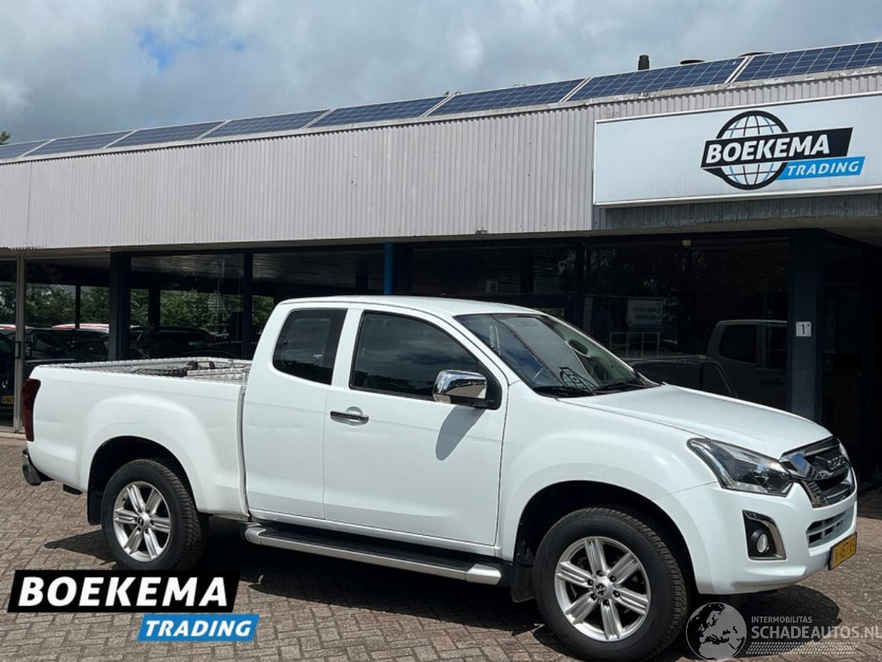 Isuzu D-Max 1.9 Extended Cab X-Country Automaat 4X4 3500KG Trekgewicht