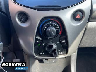 Toyota Aygo 1.0 VVT-i x-play Airco Camera Cruise Carplay picture 27