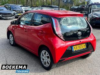 Toyota Aygo 1.0 VVT-i x-play Airco Camera Cruise Carplay picture 3