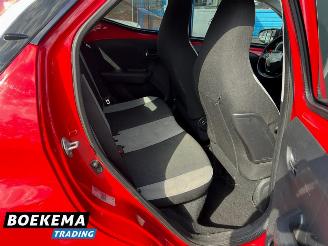 Toyota Aygo 1.0 VVT-i x-play Airco Camera Cruise Carplay picture 20